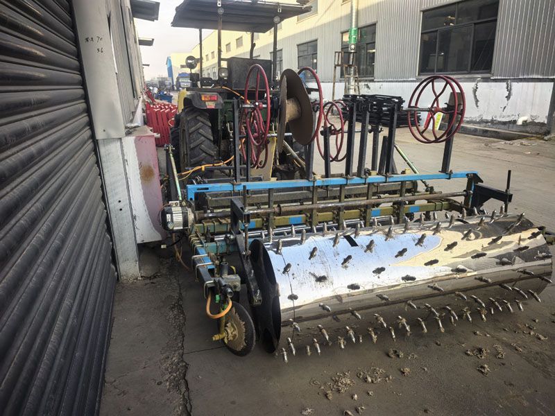 大蒜洋蔥覆膜打孔一體機(jī)